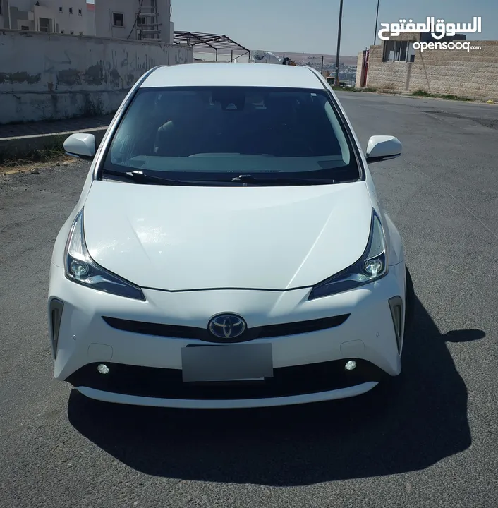 تويوتا بريوس 2022 XLE فحص كامل فل ما عدا الفتحة صنف بيرسونا TOYOTA PRIUS 2022 XLE FULLY LODED