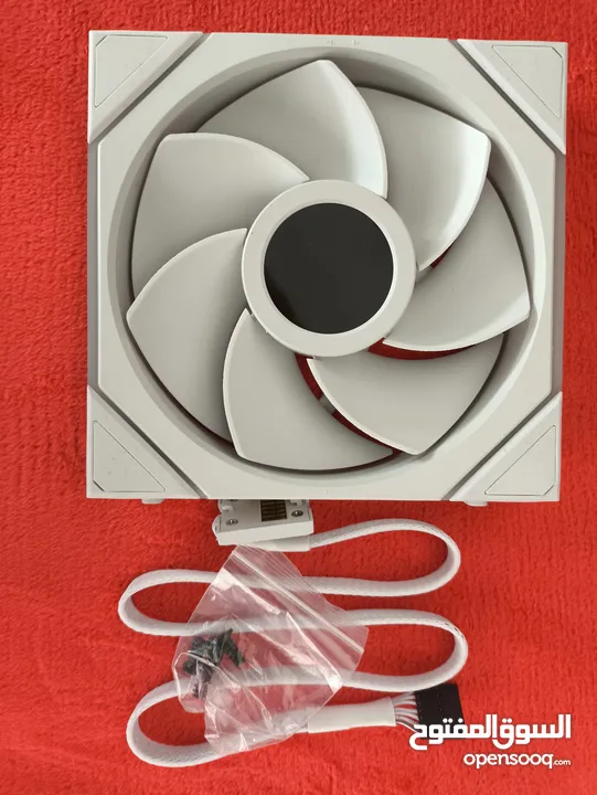 للبيع – مروحة Lian Li Uni Fan TL-LCD 140 RGB مع شاشة LCD!
