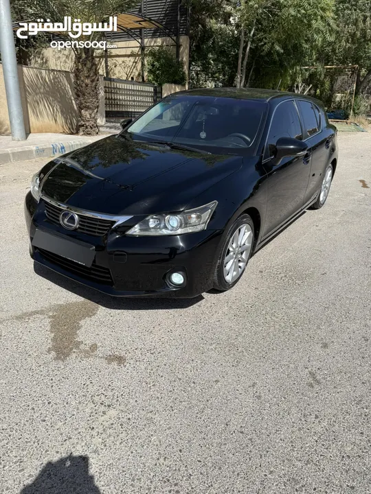لكزس CT200 موديل 2012