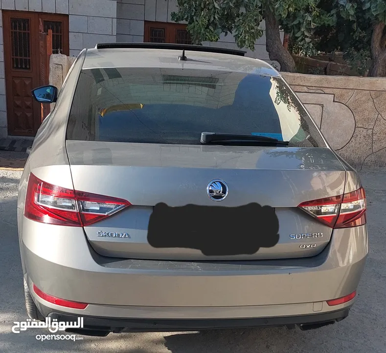 سكودا سوبير بنزين 2019 قوه محرك 2000 بجي 4 /4 280حصان تامين وترخيص شامل لعام كامل عداد قليل