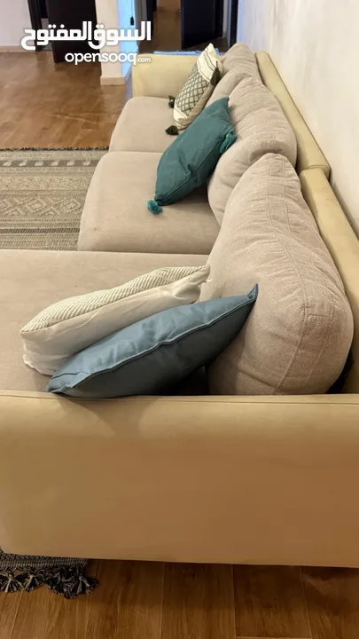 كنب مودرن وأنيق لون بيج للبيع