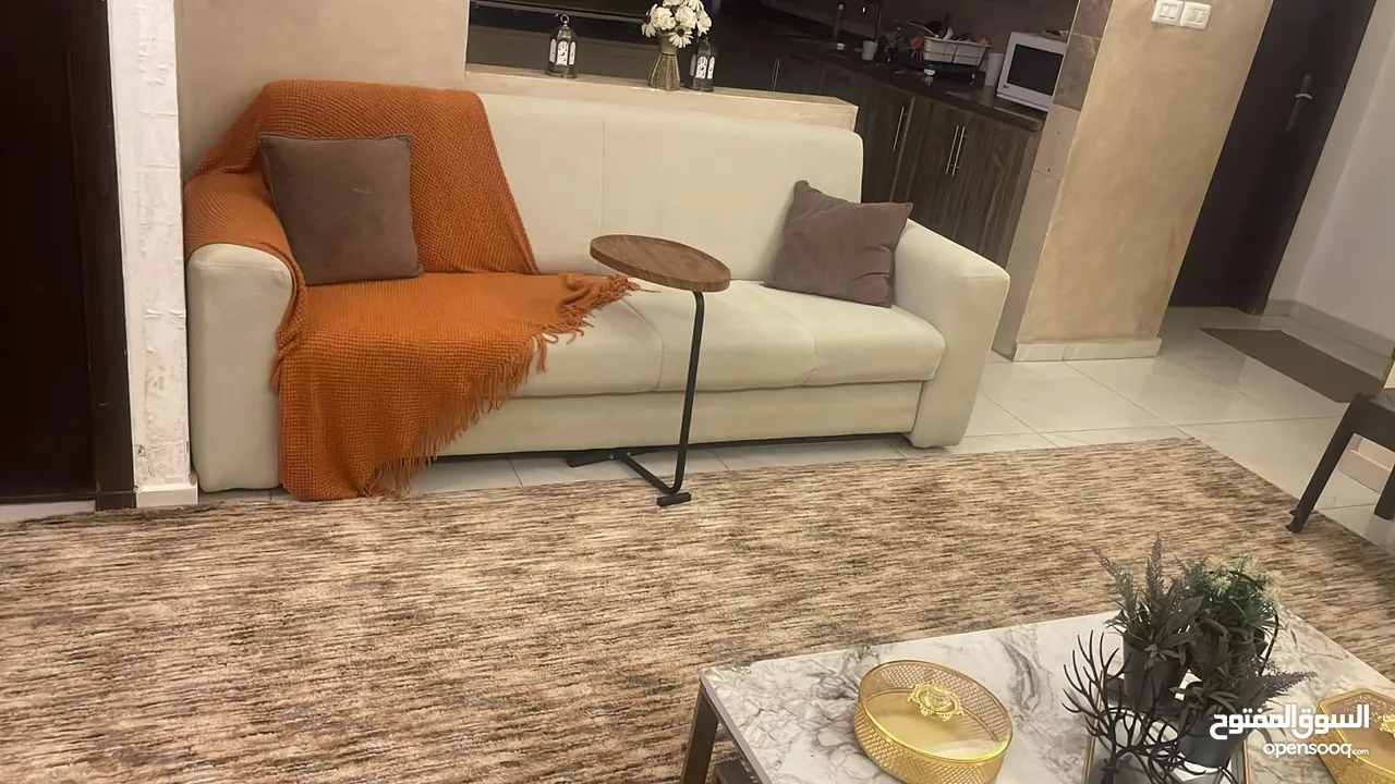 طقم كنب مع بوكس