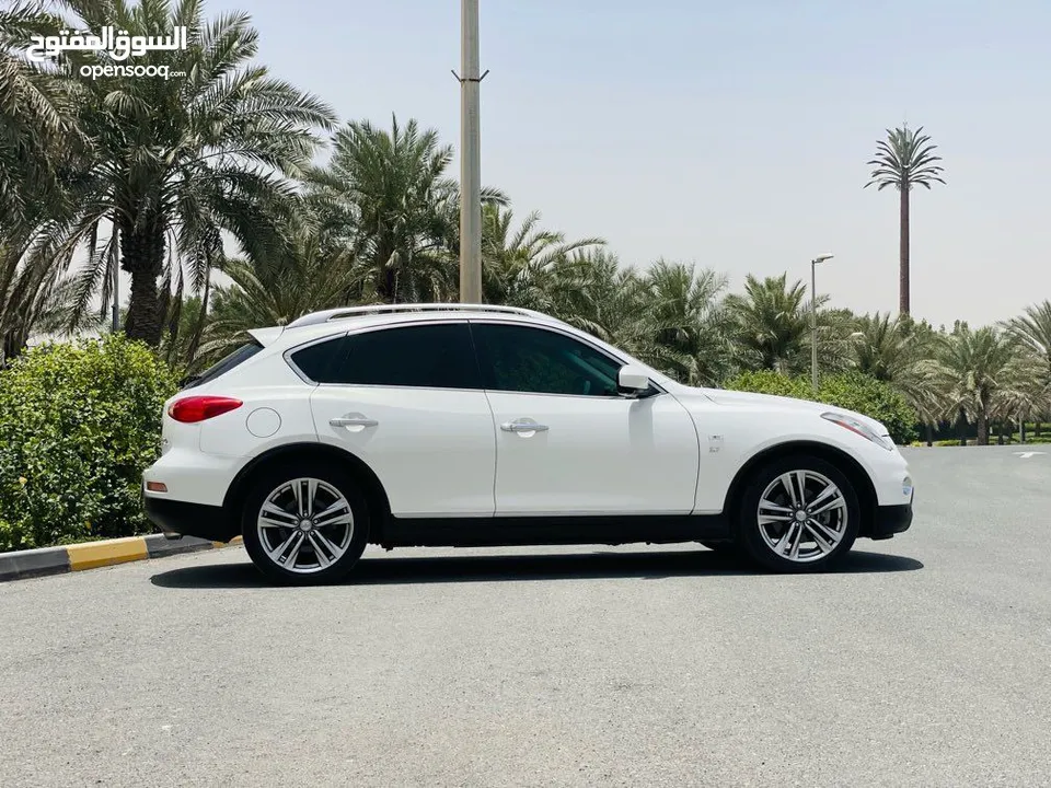 INFINITE QX50. Full option 2015 top clean   Available in bank for 3 years