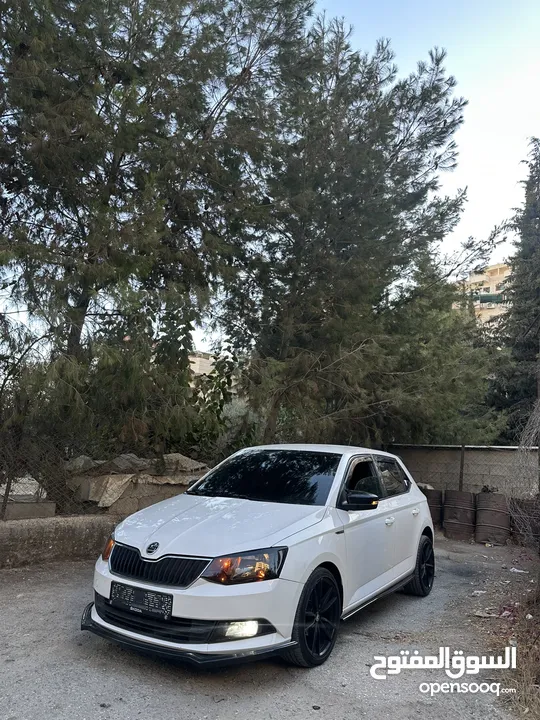سكودا فابيا ترخيص 2015 للبيع كاش أو دفعه وشكات السياره جديده ما شاء الله.