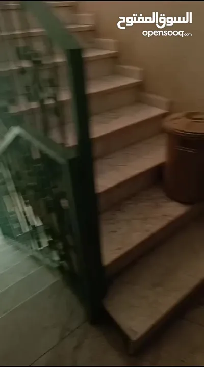 شقة سكنية مفروش واسعه للايجار . المدينة الرياضية فوق المختار مول
