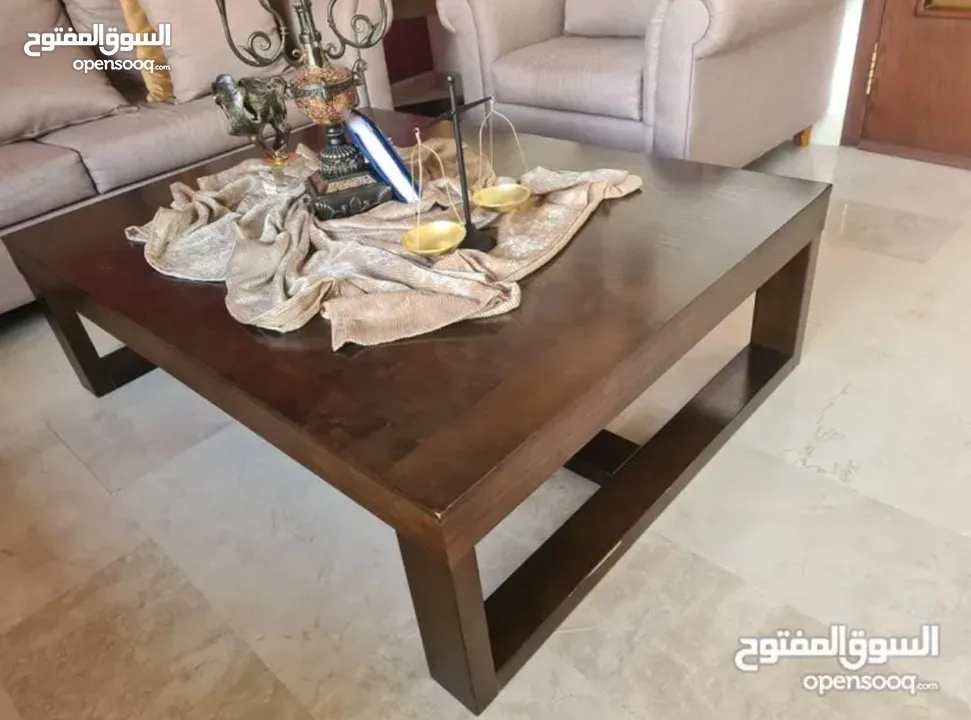 طاولات 3 قطع خشب بلوط بني غامق .. امريكي ..تم شرائها من اثاث اشلي ..
