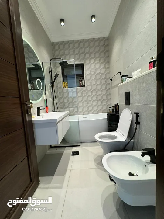 شقة 3 غرف نوم فخمة في دير غبار ( Property 37036 )-175011841