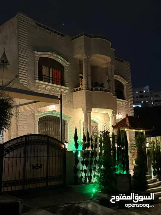 بيت مستقل طابقين والبناء جديد مساحه الارض 330 م مساحه البناء كل طابق 170 م واجهه حجر منطقه ام نواره