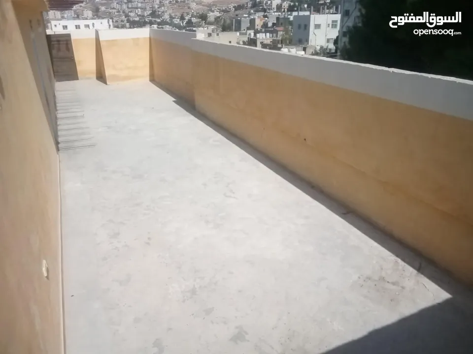 مدرسة للبيع من الصف الأول للسادس لعدم التفرغ عمان قابل للتفاوض