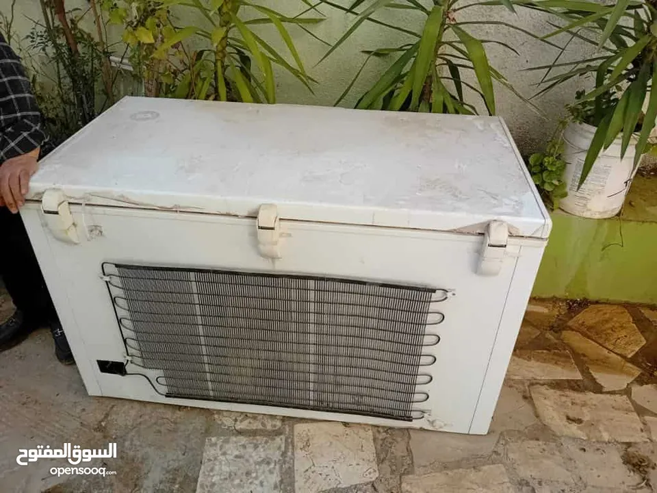 معدات محل دجاج للبيع بحالة ممتازة