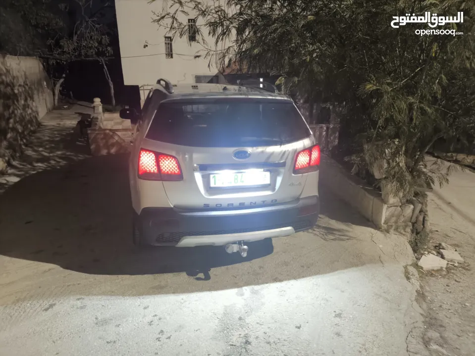 كيا سيرنتو4×4ديزل متور2200 فول اضافات فتحه بانوراما هوك مسجل بترخيص
