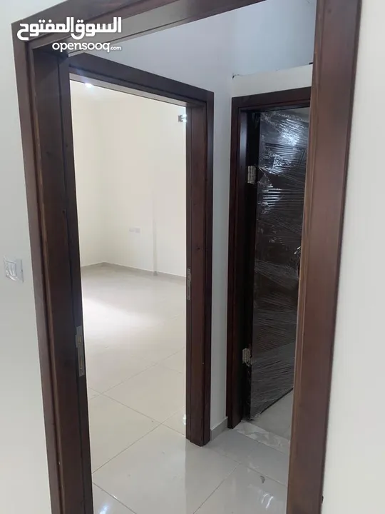شقة طابو للبيع كاش فقط، نابلس المخفية قرب سوبر ماركت مطاوع عمارة المحسن الطابق الثاني ويوجد مصعد ووا