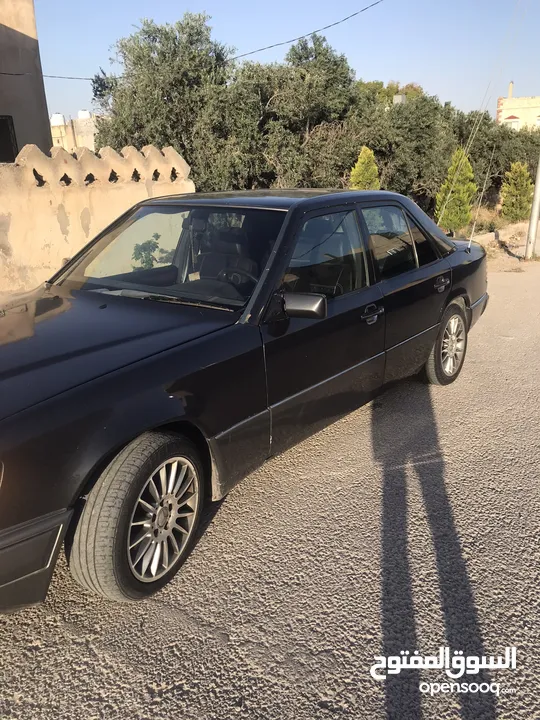 مرسيدس بطه موديل 1990