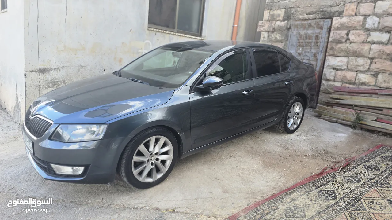 سكودا اوكتافيا 1400 تيربو بنزين بحالة الوكاله مفتاحين شركه عداد اصلي 103 الاف جنط 17