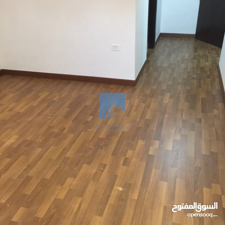 شقة أرضية فاخرة للبيع في الجاردنز - خلف سوق شاكر 190م تشطيب سوبر ديلوكس لم تسكن