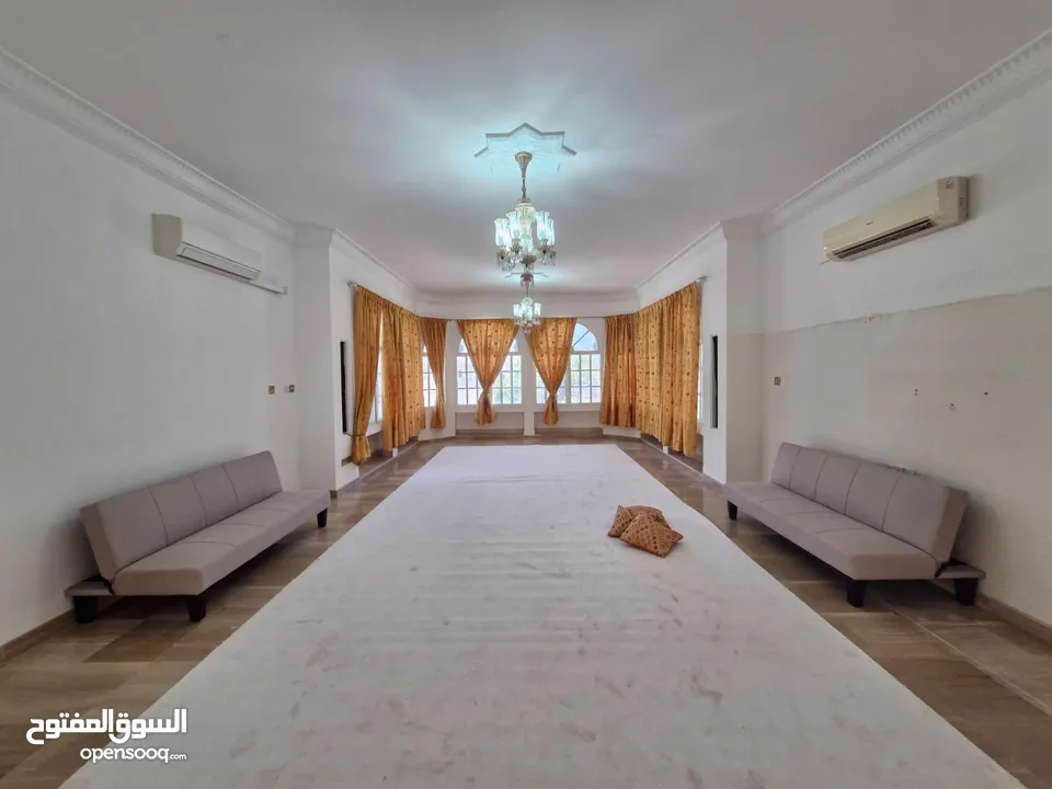 7 BR Amazing Villa In Shatti Al Qurum For Rent