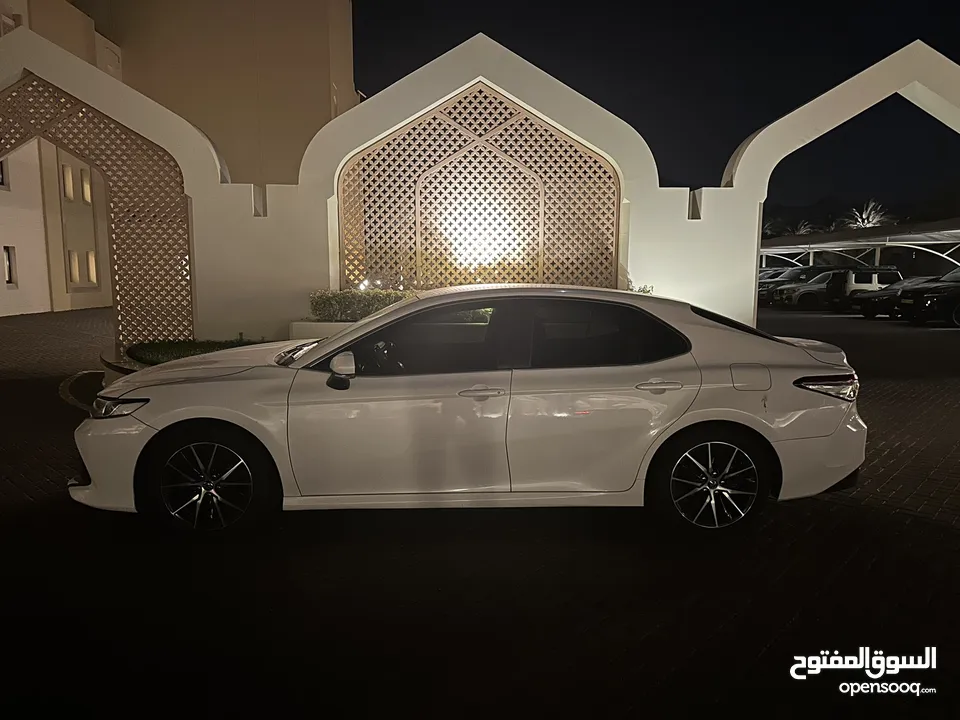 Toyota Camry 2019 LE Hybrid  Car is neat and clean no accidents at all.. All services done New tyres