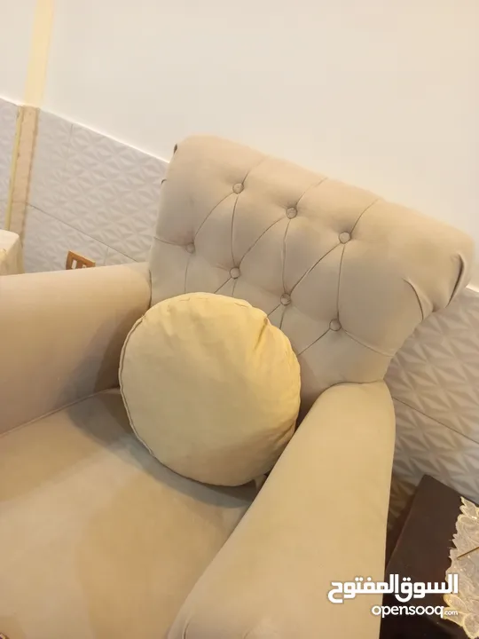 كنب للبيع شبه حديد استعمال بسيط جدا