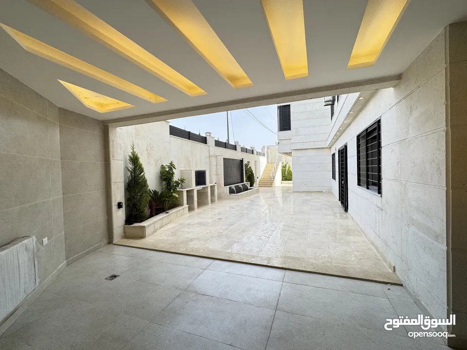 شقة طابق شبه ارضي مساحة 231م + حديقه 255م بتشطيبات مميزة - حي الصحابة - رجم عميش - رمضان للاسكان