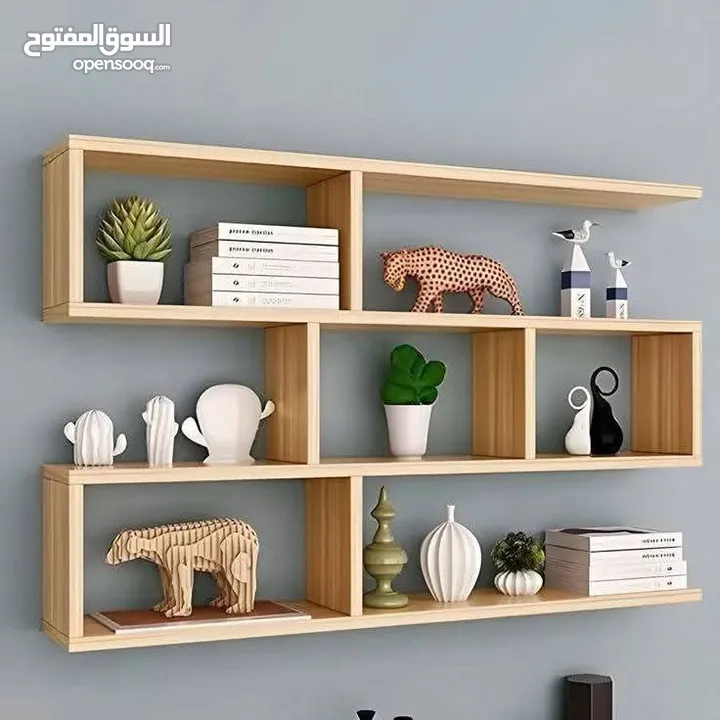 رفوف خشب شاشه ومطبخ وحمام وديكور حائط وستاند مكياج وجلاتين وغيره