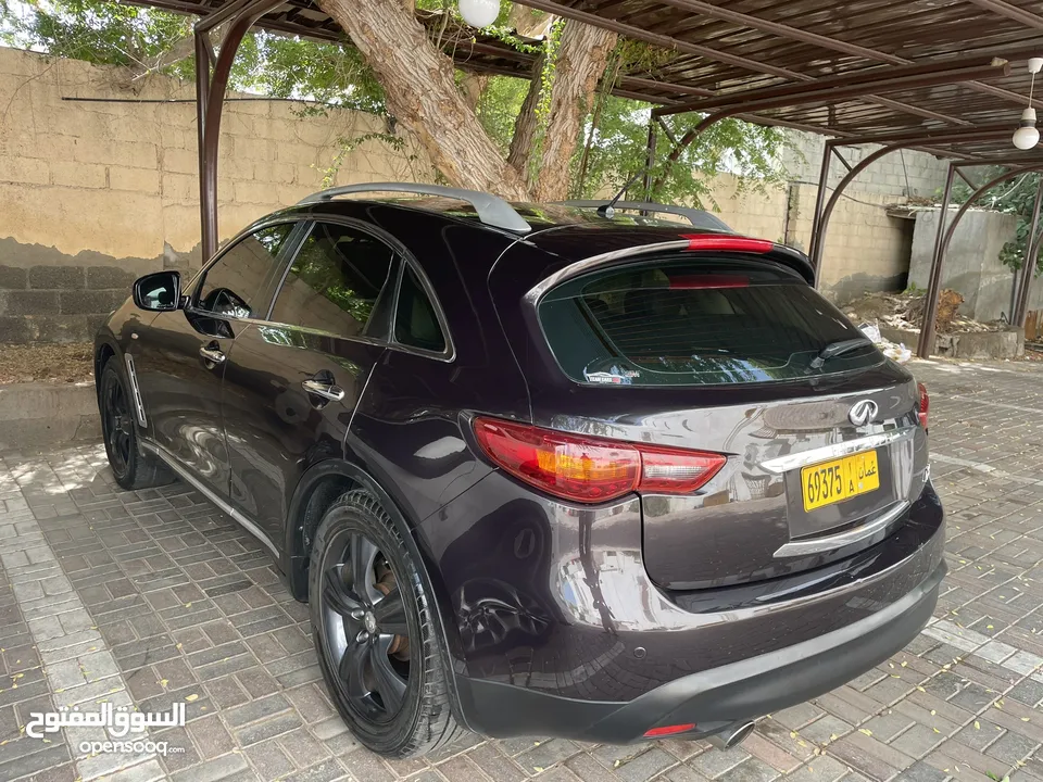 انفينيتي FX35 Infiniti