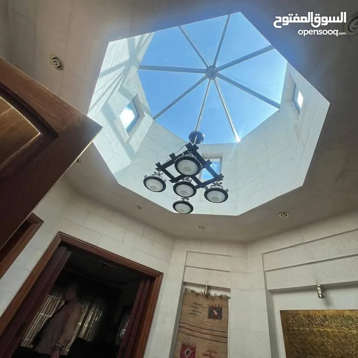 فيلا للبيع طريق المطار ضاحية النخيل