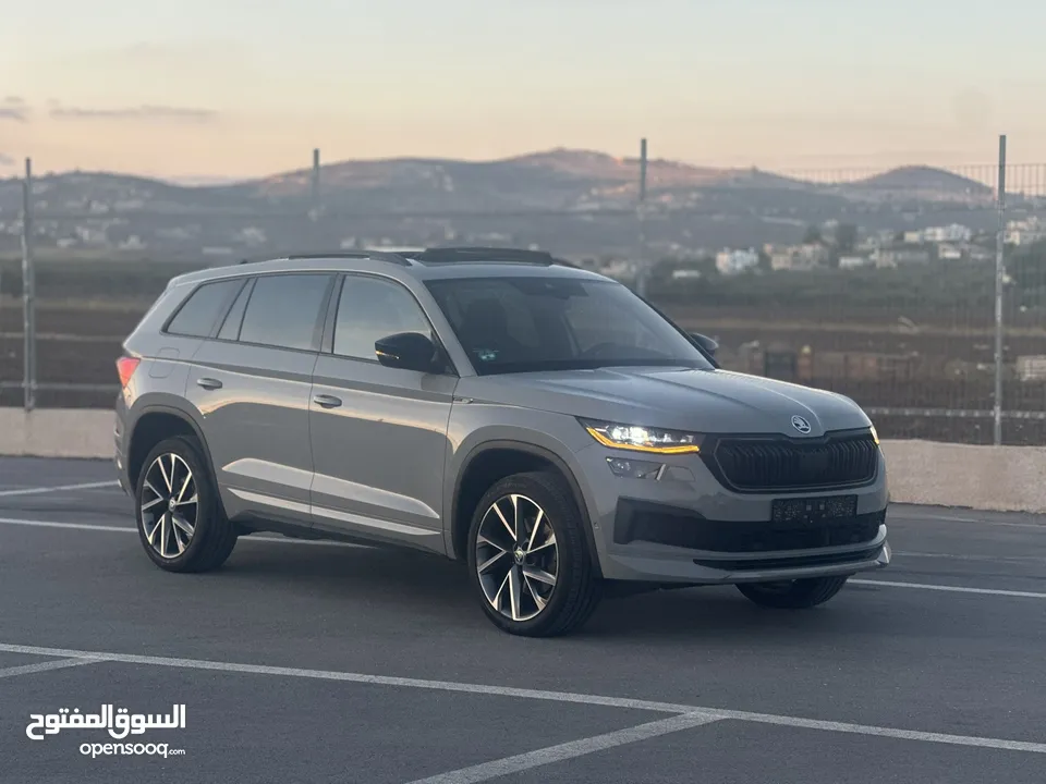 سكودا كودياك Sport Line  فل الفل فتحة سقف بانوراما 200 حصان  4x4- /2022  دفع رباعي 6+1