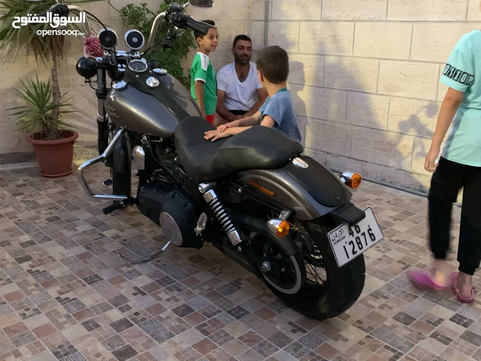 Streetbob ABS 1700cc harley Davidson نظيفه