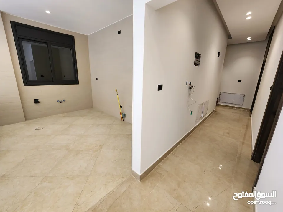 شقة للبيع في عبدون  REF : 14330