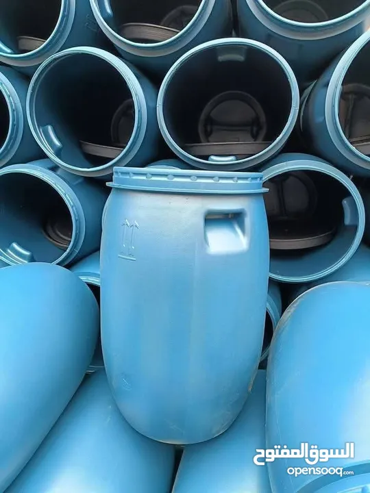 براميل بلاستيك نضاف