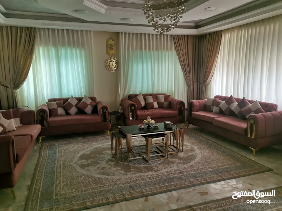 منزل مستقل مكون من طابقين ومدخلين منفصلين