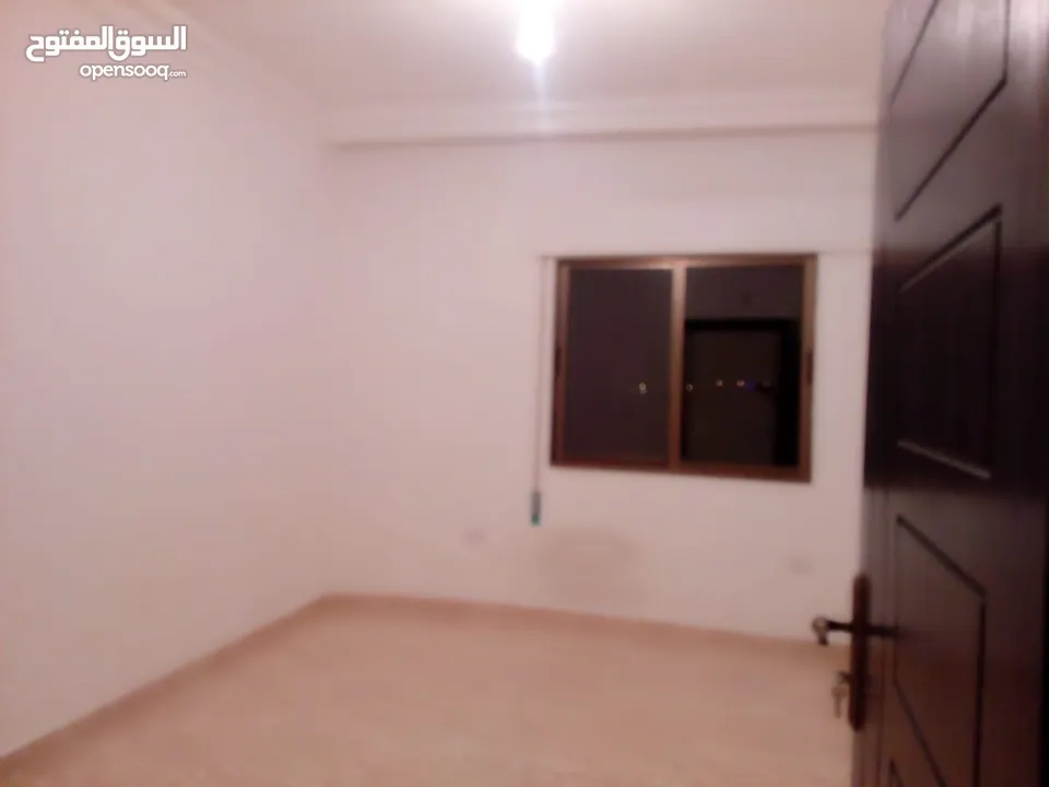 شقة شبه جديدة للبيع