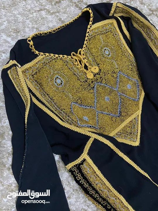 ثوبين تطريز يدوي قديم خالة ممتاز للبس وشنتات ومطرزات مختلفه