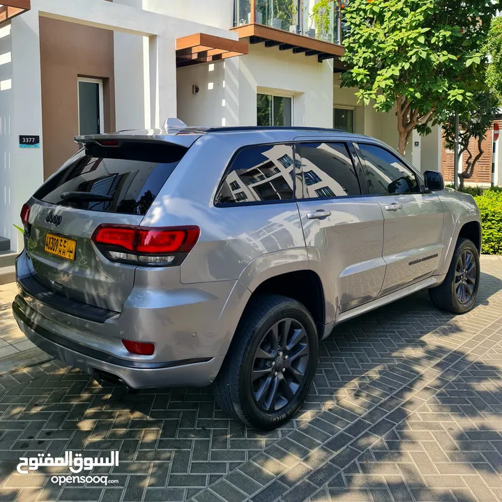 Super Clean Jeep Grand cherokee Overland High Altitude Version 2018