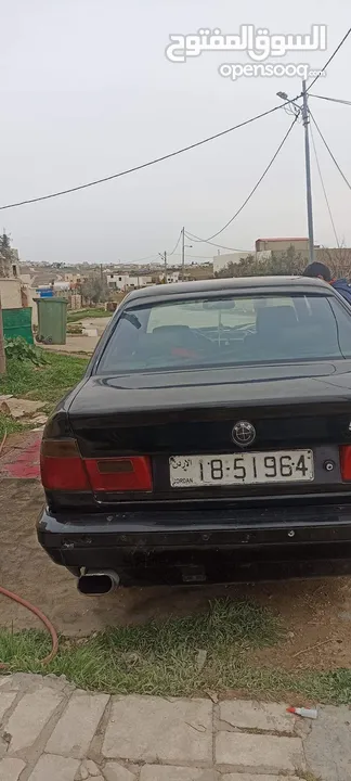 BMW E34 للبدل راس براس ع اي سياره اوتوماتيك مرخصه ونظيفه