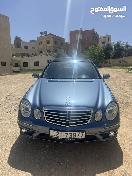 للبيع مرسيدس E200 ( افنجارد ) وارد شركة غرغور