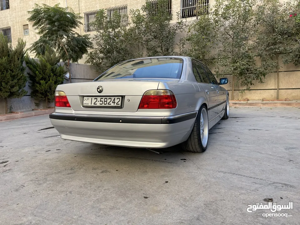 Bmw 740 model 2001