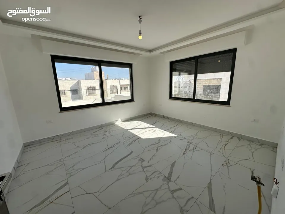 Unfurnished aparment for Sale in Dahyet Al Nakheel ( Property 40960 )-174804577