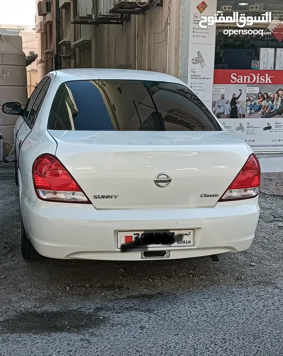 Nissan sunny white