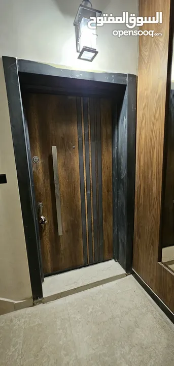 شقه مميزه للبيع طابق اول بسعر مغري من المالك مباشره