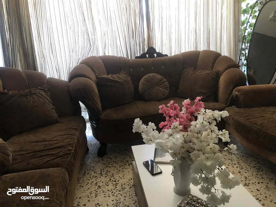 كنب مستعمل بحاله الوكاله