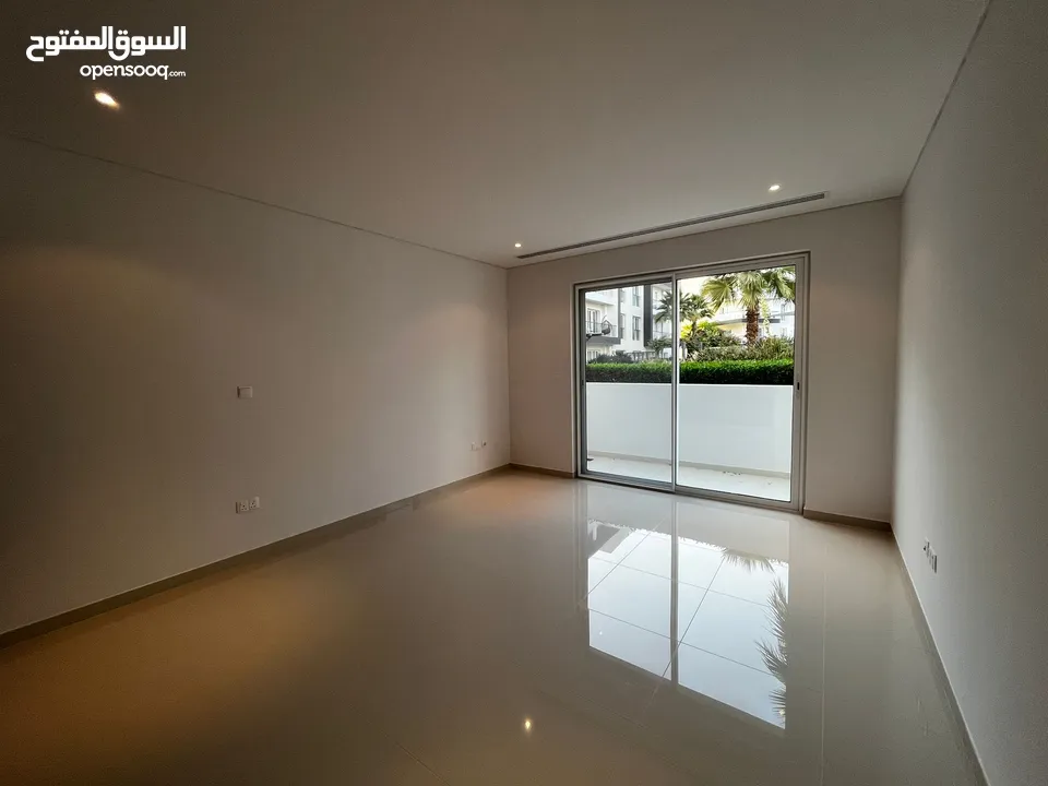 2 BR Fantastic Ground Floor Apartment in The Gardens- Al Mouj