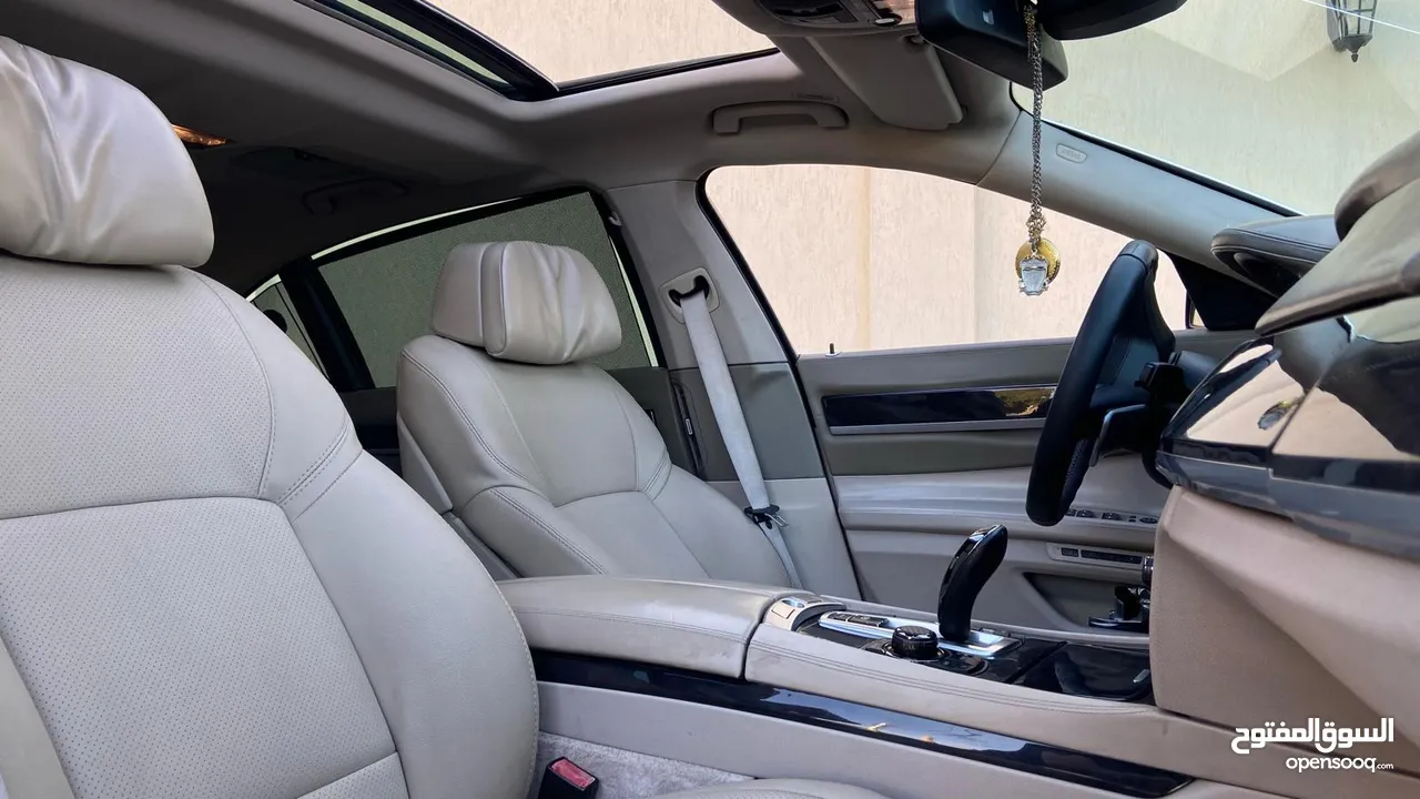 BMW 740LI  للبيع سياره فاخره ومميزه (الصور تتكلم)