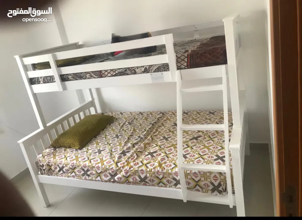 Bunk Bed with two different sizes