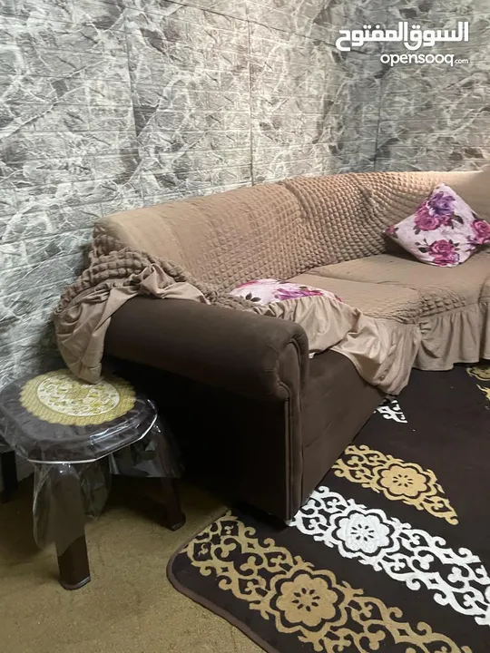 كنب بني كورنر  ممتاز مع كفرات