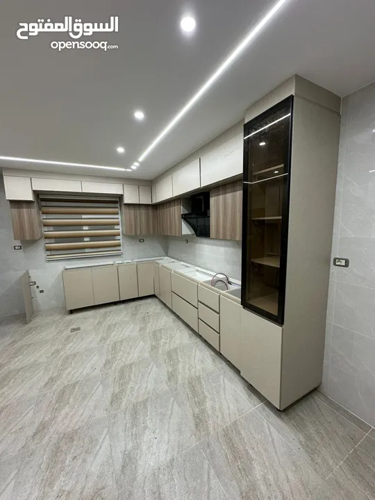 مطابخ بأفضل الاسعار والإكسسوارات الايطاليه والتقسيم الهندسي بأفضل التصاميم والديكورات الحديثة