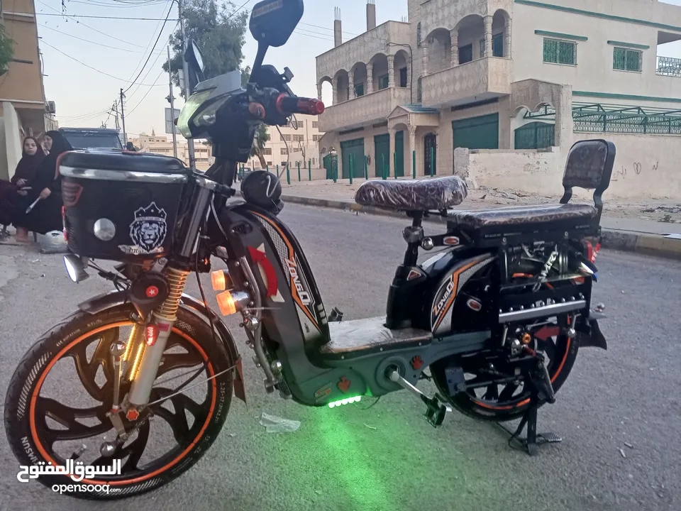 دراجه كهربائيه مستعمل بحاله جديد خمس بطاريات جداد