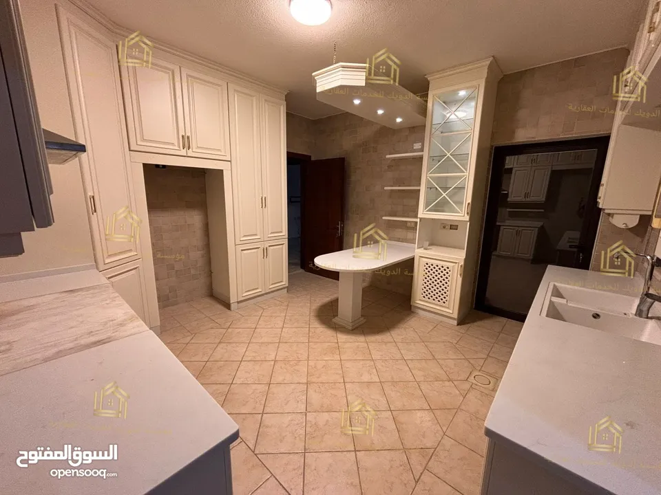 شقة فاخرة سوبر ديلوكس ارضي مع ترس ومدخل مستقل