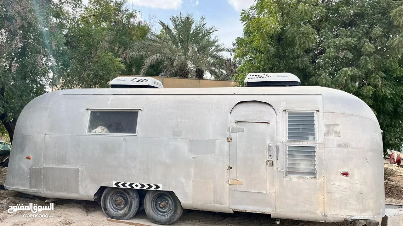 فود ترك  ماركة ( AIRSTREAM ) افضل شركة كرفانات غنية عن التعريف