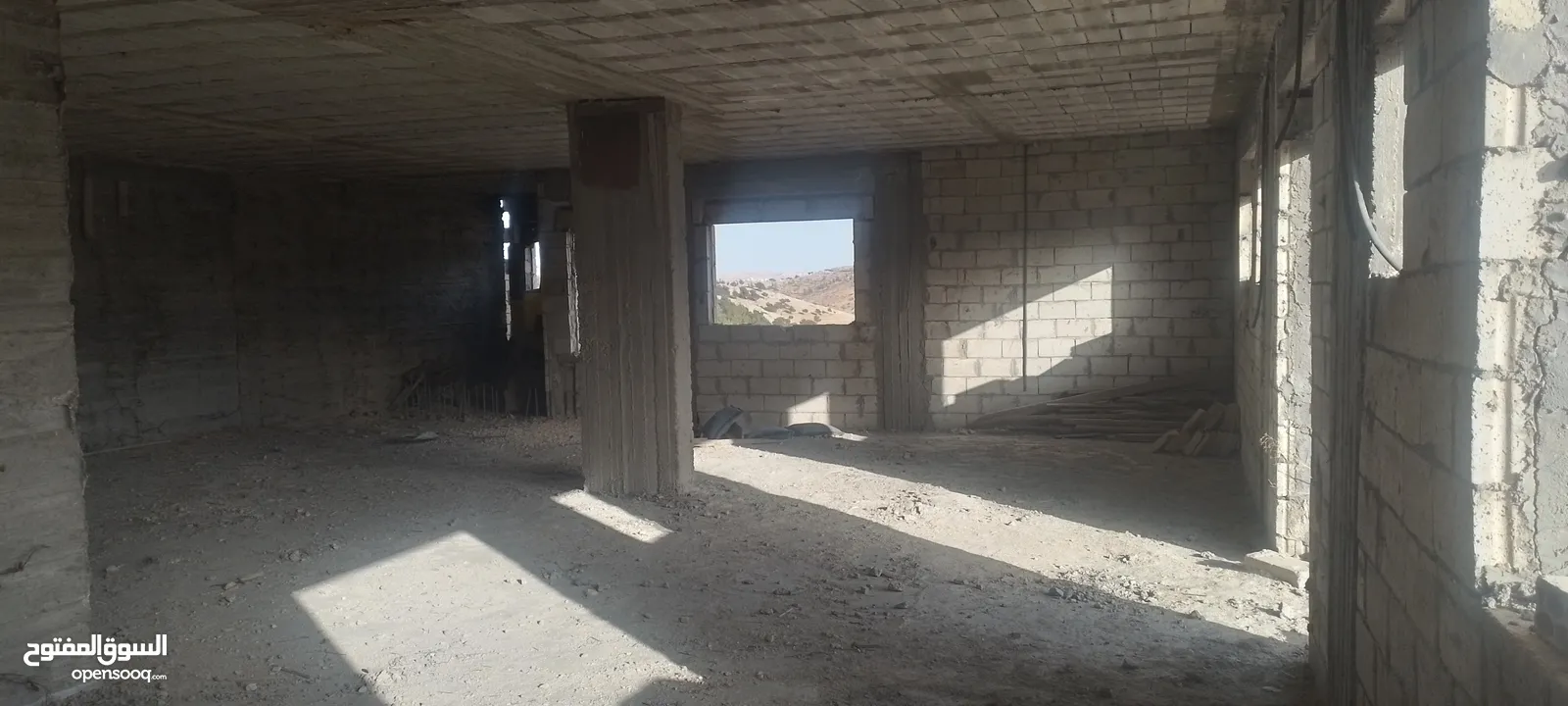 عماره سكنيه في صالحية العابد مكونه من أربع طوابق  وكراج وبئر ماء 60 متر وكوشان مستقل جميع الخدمات